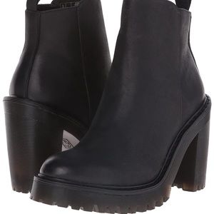 De.Martens Magdalena Ankle Boot